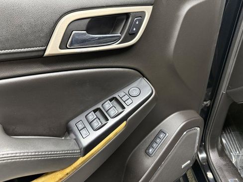 Used 2017 GMC Yukon XL Denali w/ Open Road Package AWD/4WD image 24