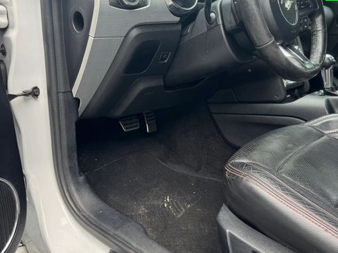 Used 2017 Ford Mustang Premium RWD image 10