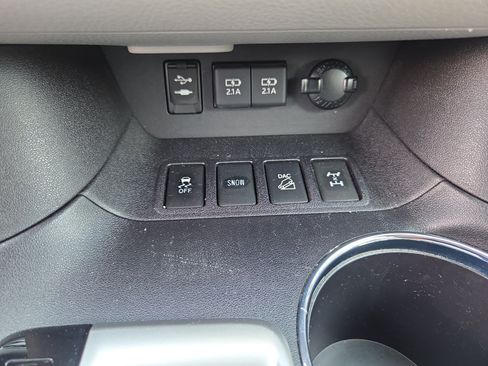 Certified 2019 Toyota Highlander Limited AWD/4WD image 27