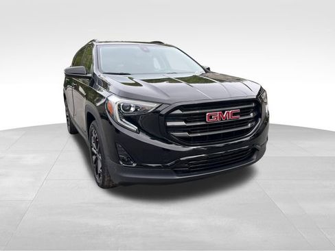 Used 2021 GMC Terrain SLT w/ Elevation Edition image 7