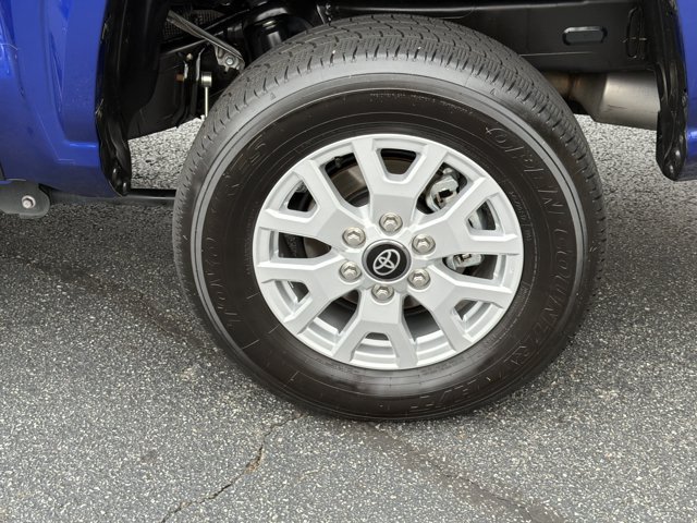 Used 2025 Toyota Tacoma SR5 AWD/4WD image 19