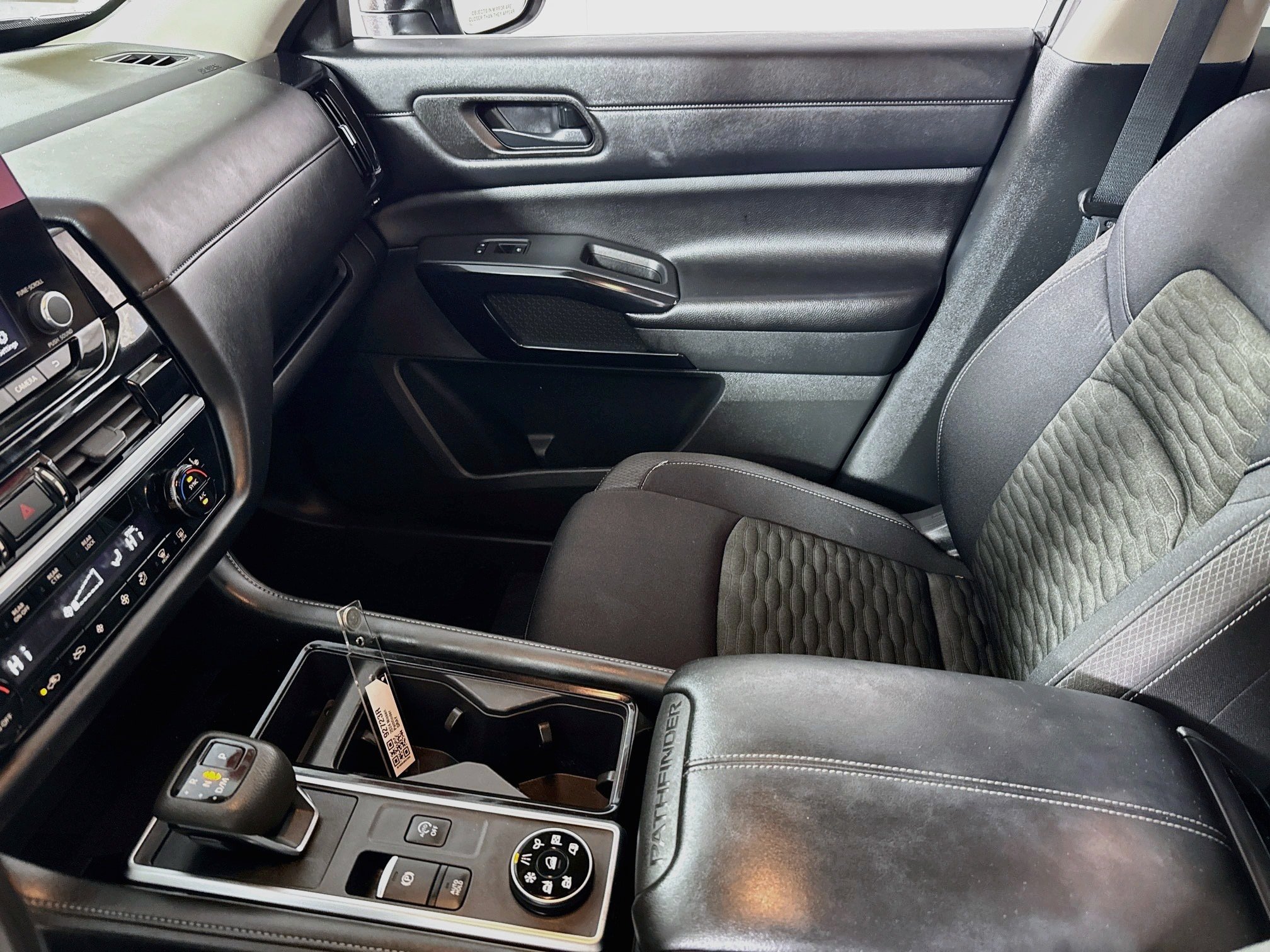 Used 2024 Nissan Pathfinder SV AWD/4WD image 24