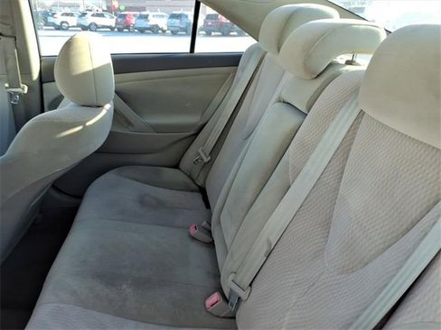 Used 2011 Toyota Camry LE image 14