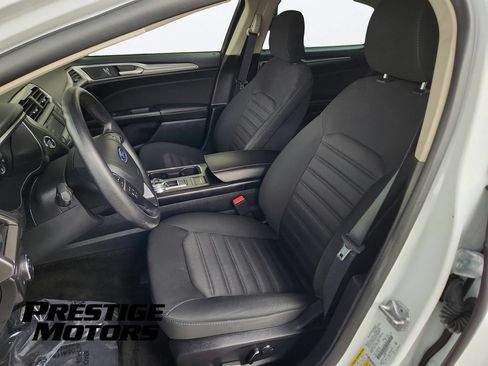 Used 2018 Ford Fusion SE FWD image 10