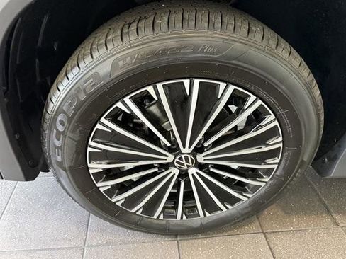 New 2025 Volkswagen Tiguan S image 11