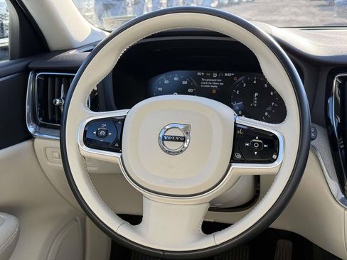 Used 2021 Volvo V60 T5 Cross Country image 9