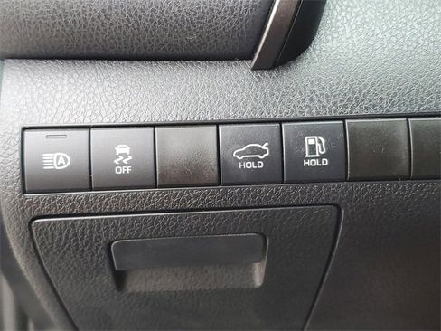 Used 2021 Toyota Camry LE image 24