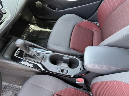 Used 2025 Toyota Corolla SE FWD image 19