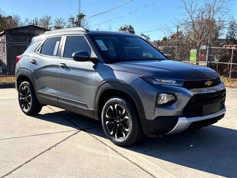 Used 2021 Chevrolet TrailBlazer LT image 1
