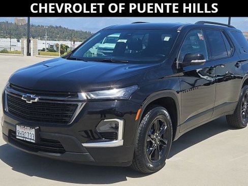 Used 2023 Chevrolet Traverse LT FWD image 1