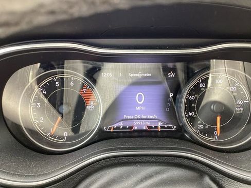 Used 2019 Jeep Cherokee Limited image 11