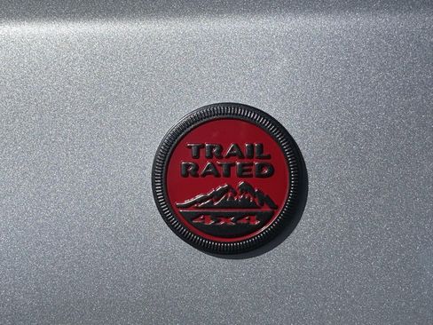 Used 2025 Jeep Compass Trailhawk image 11