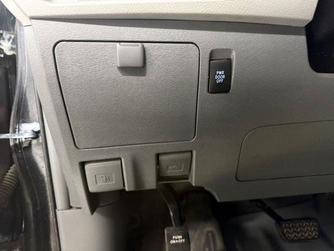 Used 2017 Toyota Sienna XLE w/ XLE Navigation Package AWD/4WD image 14