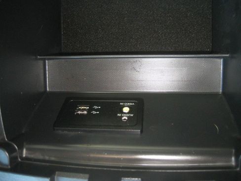 Used 2020 Nissan Pathfinder S image 16