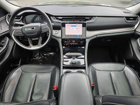 Used 2022 Jeep Grand Cherokee L Limited AWD/4WD image 2