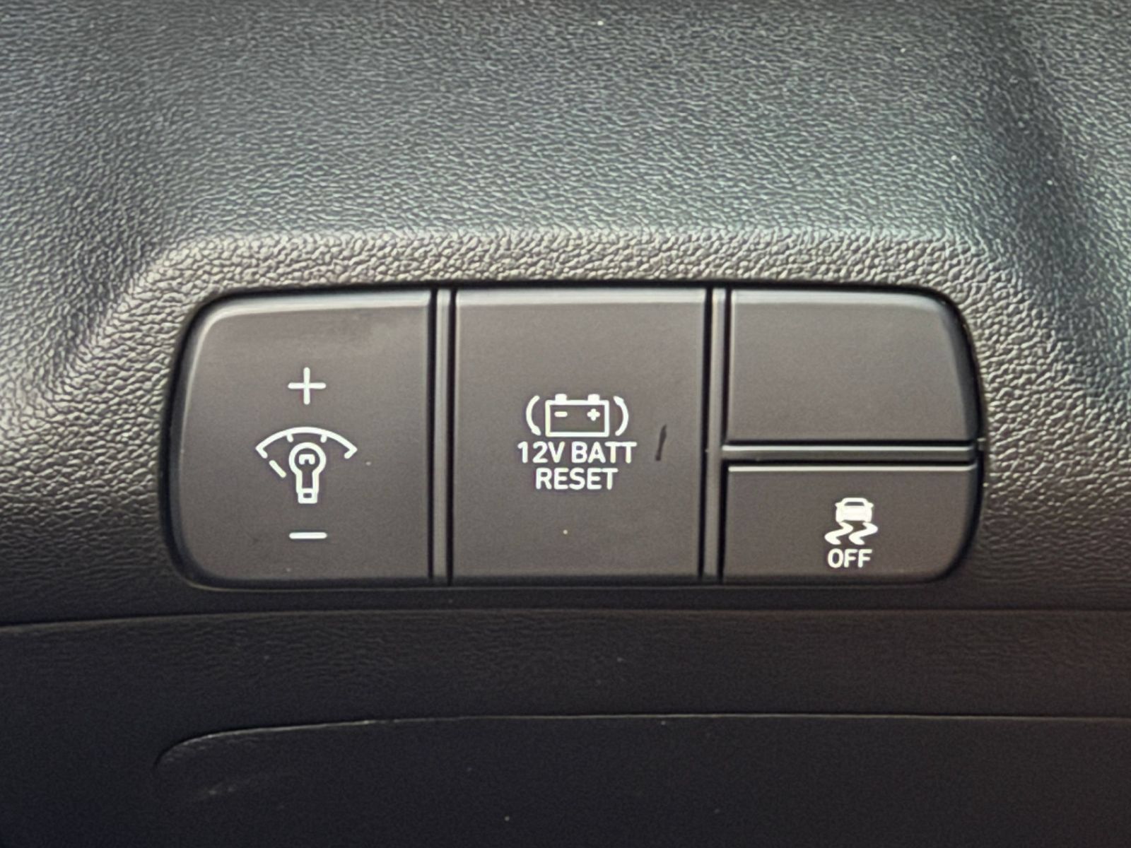 Used 2026 Hyundai Elantra Hybrid FWD image 33