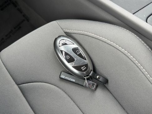 Used 2024 Hyundai Elantra SEL FWD image 31