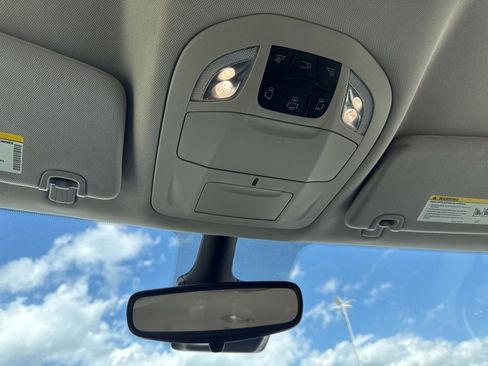 Used 2024 Chrysler Pacifica Touring-L FWD image 34