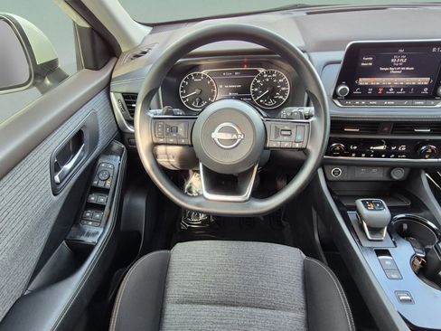 Certified 2023 Nissan Rogue SV FWD image 13