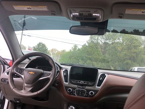 Used 2018 Chevrolet Malibu Premier w/ Premier Sun and Wheel Package image 40