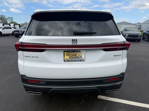 Used 2025 Buick Enclave Preferred FWD image 4