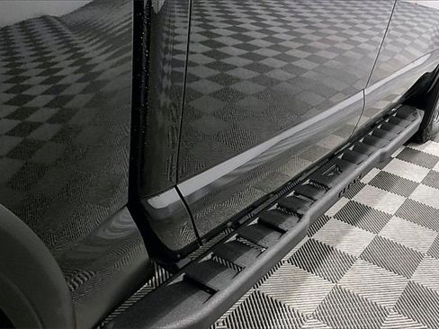 Used 2024 Nissan Titan PRO-4X w/ Pro-4x Convenience Package image 38