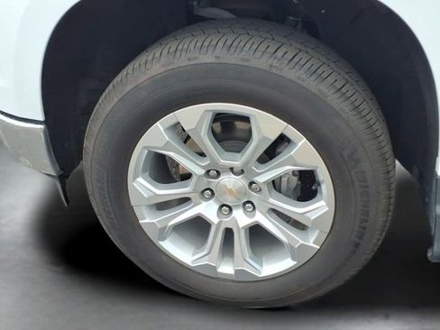 Used 2024 Chevrolet Silverado 1500 LTZ AWD/4WD image 16