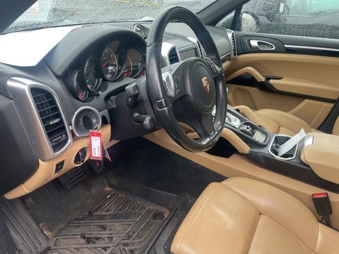 Used 2014 Porsche Cayenne image 12