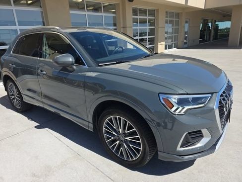 Used 2022 Audi Q3 2.0T Premium Plus w/ Premium Plus Package AWD/4WD image 4