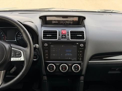 Used 2017 Subaru Forester 2.5i Touring AWD/4WD image 4