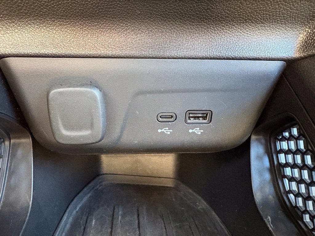 Used 2024 Chevrolet TrailBlazer LT w/ LT Cold Weather Package AWD/4WD image 21