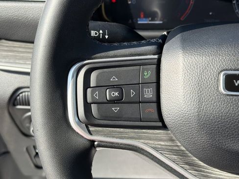 Used 2024 Jeep Wagoneer Series II w/ Flexible Seating Group image 29