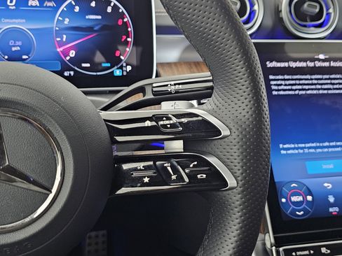 Used 2024 Mercedes-Benz CLE 450 4MATIC Cabriolet image 27