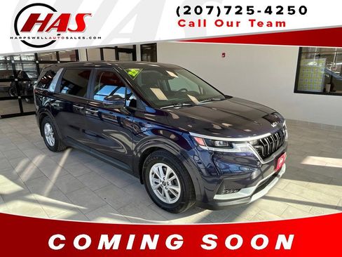 Used 2022 Kia Carnival LX image 7