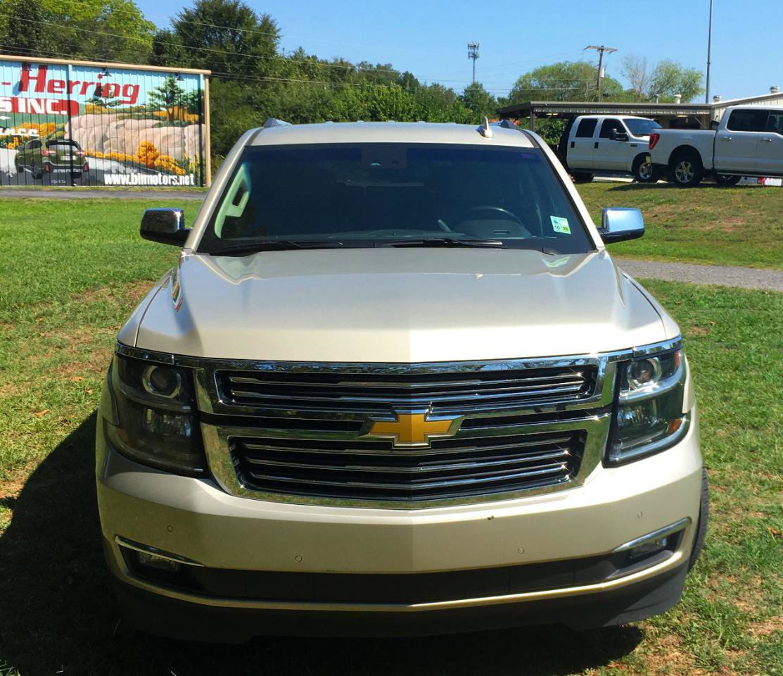 Used 2017 Chevrolet Suburban Premier w/ Max Trailering Package RWD image 4