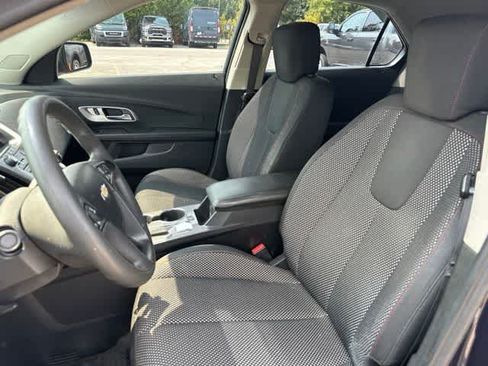 Used 2017 Chevrolet Equinox LS FWD image 4