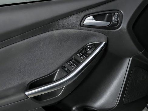 Used 2018 Ford Focus ST image 18