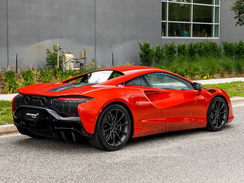 New 2026 McLaren Artura RWD image 7