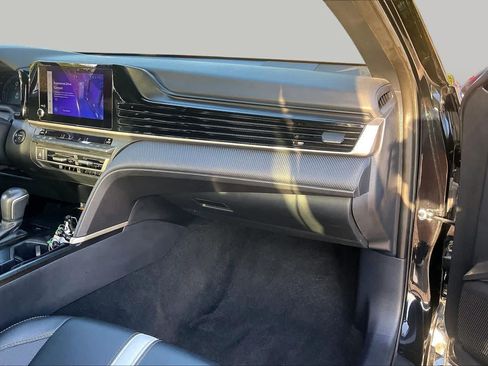 Used 2025 Toyota Camry SE FWD image 18