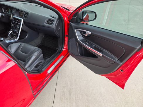 Used 2015 Volvo V60 T6 R-Design AWD/4WD image 19