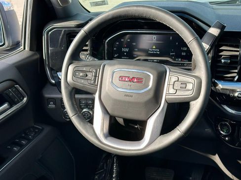 Used 2025 GMC Sierra 1500 SLT image 12