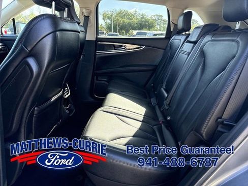 Used 2023 Lincoln Nautilus FWD w/ Premium Package image 12