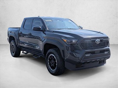 Used 2025 Toyota Tacoma TRD Off-Road AWD/4WD image 3