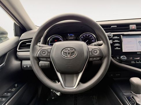 Used 2020 Toyota Camry LE FWD image 13