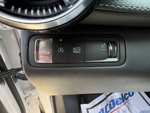 New 2026 Chevrolet Equinox LT w/ Convenience Package II FWD image 18
