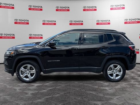 Used 2024 Jeep Compass Latitude AWD/4WD image 8