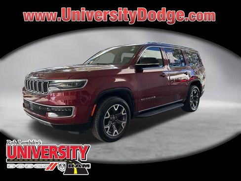 Used 2023 Jeep Wagoneer Series III w/ Preferred Equipment Group RWD image 1