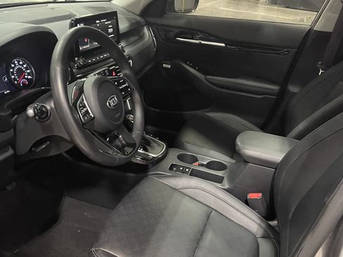 Used 2021 Kia Seltos SX w/ SX Sunroof Package AWD/4WD image 10