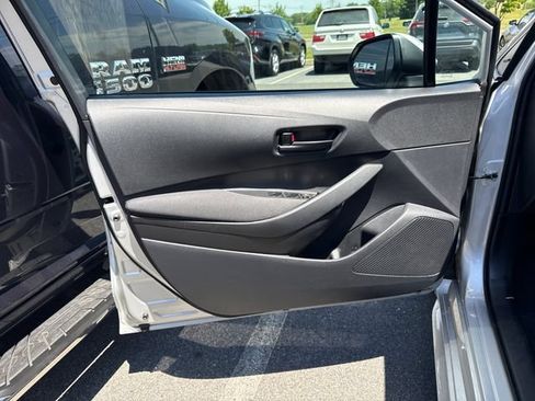 Used 2025 Toyota Corolla LE FWD image 19