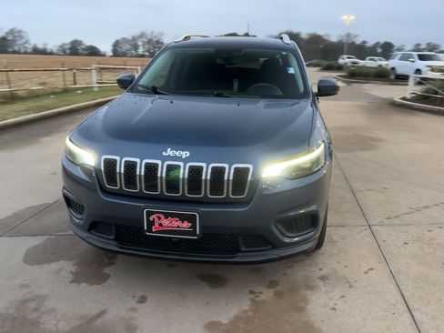 Used 2021 Jeep Cherokee Latitude image 4